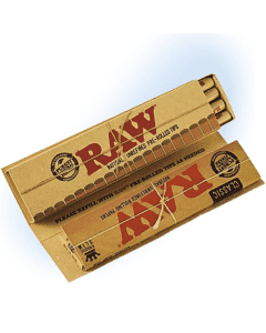 raw Masterpiece king size slim with prerolled rolling tips